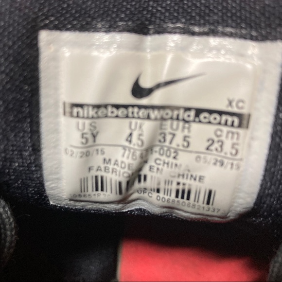 Nike Lebron James shoes with Velcro strap - Picture 4 of 9